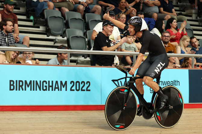 Australian swim star McKeon, New Zealand cyclists dazzle at Commonwealth Games