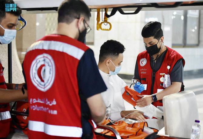 Red Crescent emergency assistance can be requested by dialing 997. (SPA)