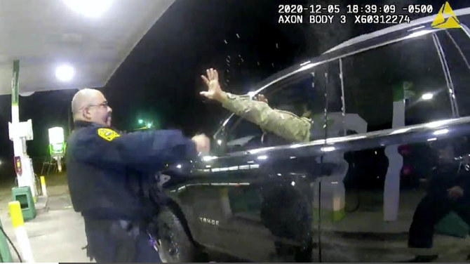 No charges for US police officer who pepper-sprayed Black army lieutenant