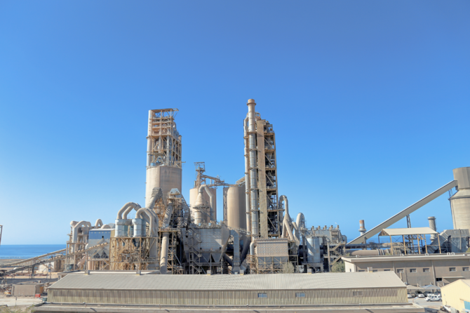 Saudi Cement, Tabuk report lower H1 profits, extending downward trend