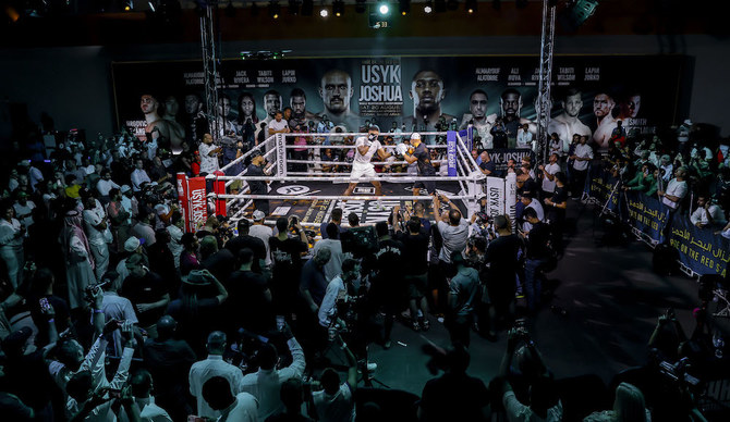 Usyk and Joshua hold public workouts ahead of big showdown
