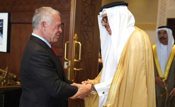 Jordanian king meets Bahraini officials meet to discuss bilateral ties