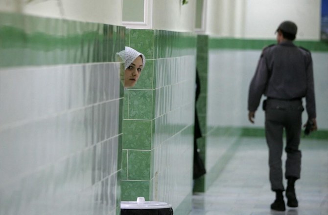 Iran ready to swap prisoners, urges US to free jailed Iranians