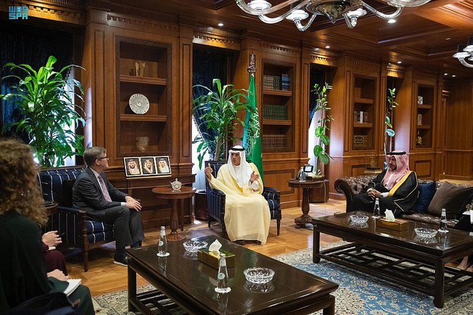 Saudi minister of state receives American Chamber of Commerce delegation 