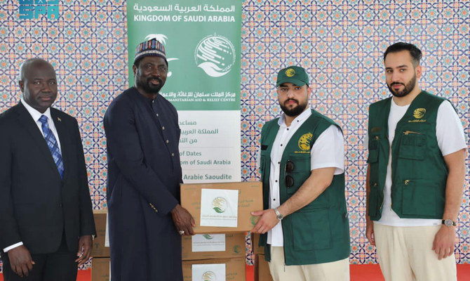 KSrelief delivers dates to Burkina Faso, Gambia
