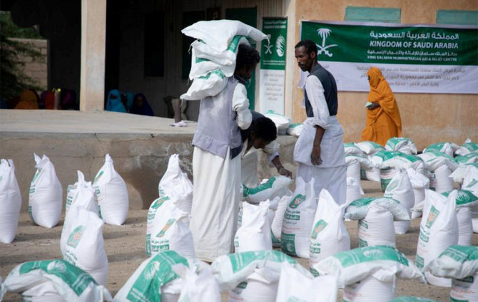 KSrelief distributed 10 tons of food baskets to several residential areas in Sudan. (SPA)