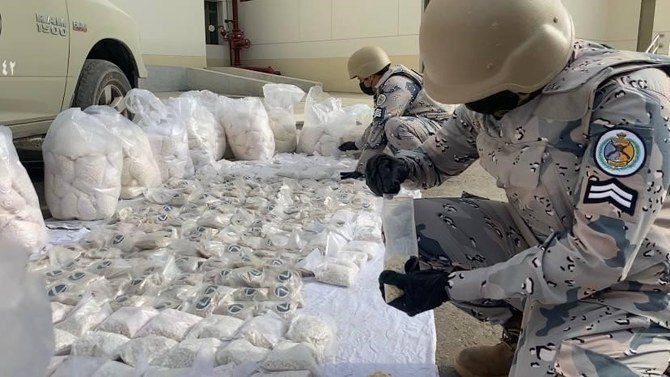 Saudi Border Guards seize 300 kilograms of narcotic hashish in Jazan 