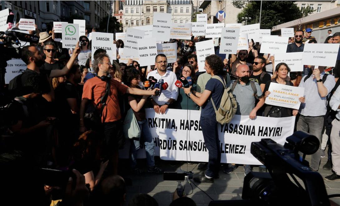Turkish journalist groups slam bill to fight disinformation