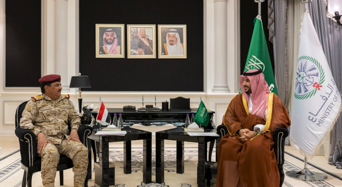Saudi defense minister holds discussions with British, Yemeni counterparts
