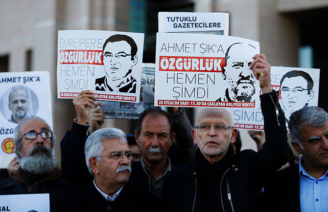 Media watchdog condemns arrest of 11 journalists by Turkish authorities