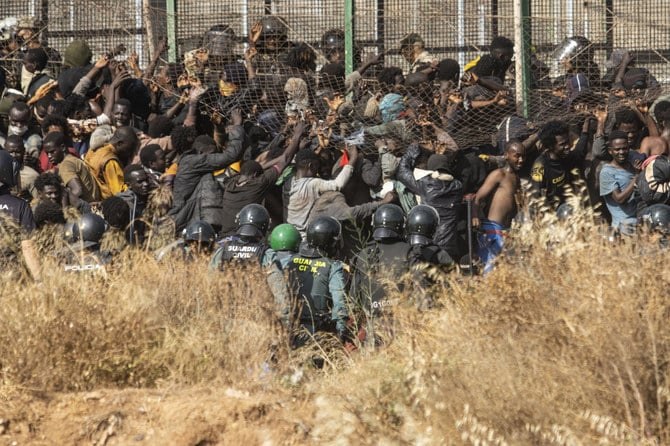 Morocco arrests 32 migrants heading to Spain