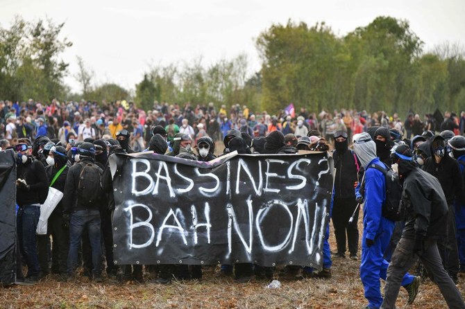 Clashes as thousands march in France against agro industry water ‘grab’