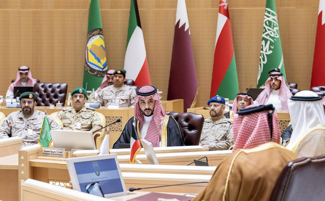 Prince Khalid chairs GCC defense ministers meeting in Riyadh