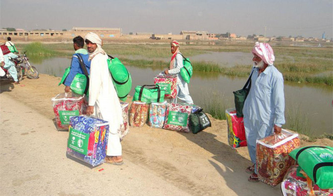 KSRelief distributes 1,270 winter bags in Pakistan