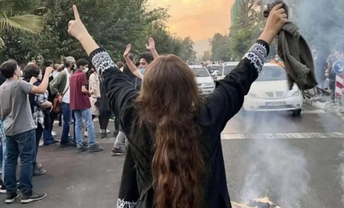 Pakistani activists express solidarity with Iranian women as protests enter fourth month