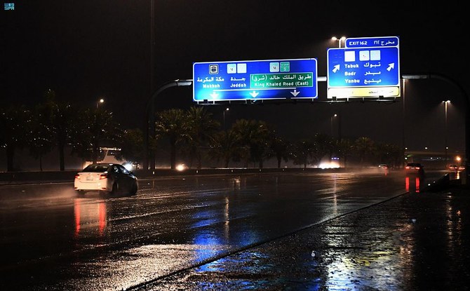 Saudi authorities prepare for more rain, urge caution