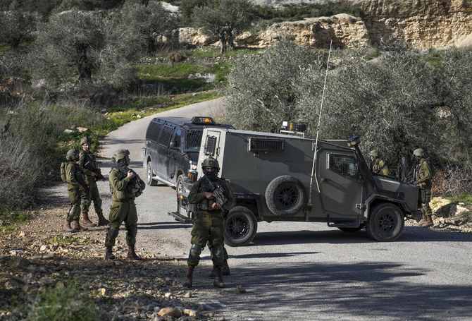 Israeli settler shoots Palestinian dead in land dispute