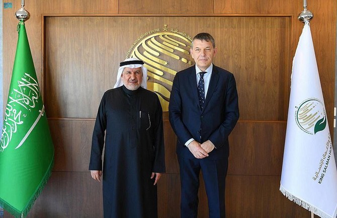 KSrelief chief Dr. Abdullah Al-Rabeeah meets with UNRWA Commissioner-General Philippe Lazzarini in Riyadh on Sunday. (SPA)