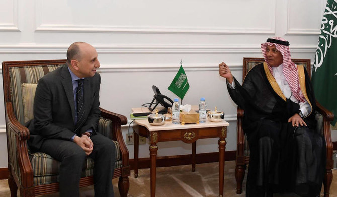 Mazen bin Hamad Al-Himali hołd talks with Faris Asad in Makkah. (Supplied)