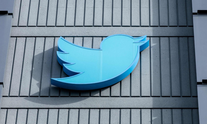 Twitter scrambles to fix meltdown as many unable to tweet