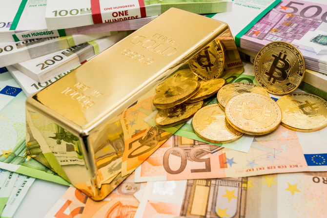 Gold hits over 5-week high on weaker dollar, bank worries