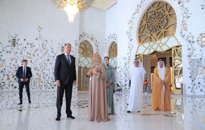 Romania’s president visits Sheikh Zayed Grand Mosque