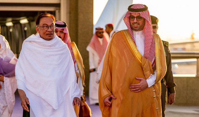 Malaysia seeks closer ties with Saudi Arabia as PM arrives on first visit 