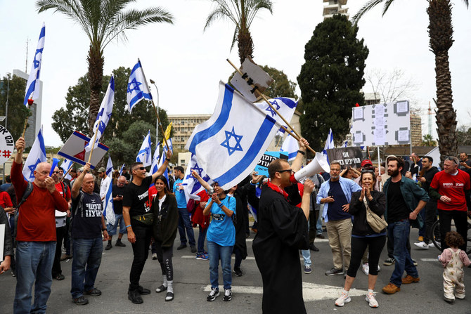 Thousands of Israelis block streets in protest of judicial overhaul