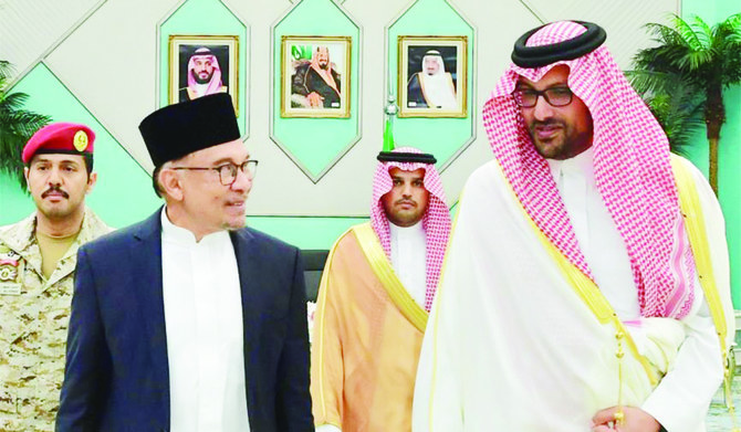 Malaysian Prime Minister Anwar Ibrahim in Madinah. (Supplied)