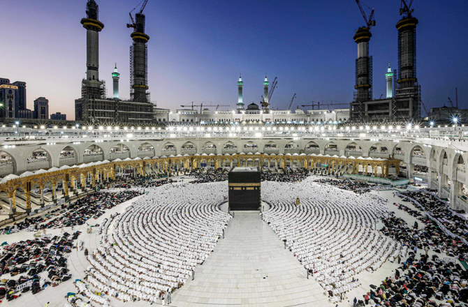 Installation of 120 areas for prayer, 12,000 Zamzam water containers at Grand Mosque