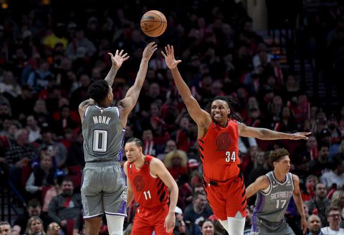Kings end playoff drought, Mavs’ woes deepen