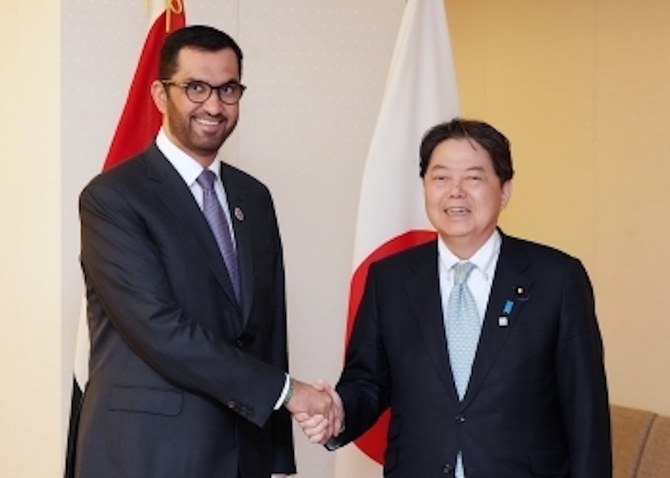 UAE industry minister discusses COP28 with Japan’s foreign minister