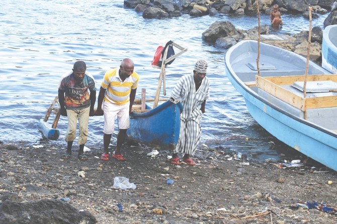 Comoran migrants  pursue Mayotte  at any cost