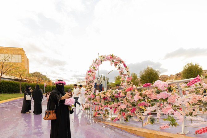 Taif bursts into color as annual Rose Festival kicks off