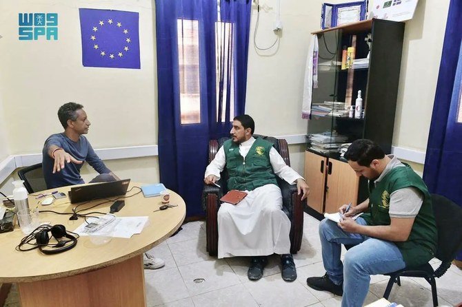 Members of the KSrelief team stationed in Sudan meet with WFP Sudan’s head of emergencies Abraham Abatneh on Tuesday. (SPA)
