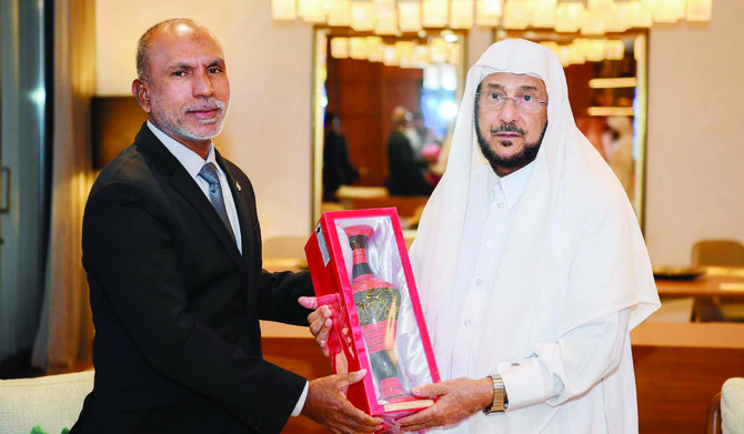 Dr. Abdullatif Al-Asheikh receives Dr. Ahmed Zahir Ali in Rabat. (SPA)