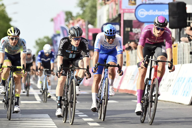 Italian rider Dainese wins stage 17 as Thomas keeps Giro lead
