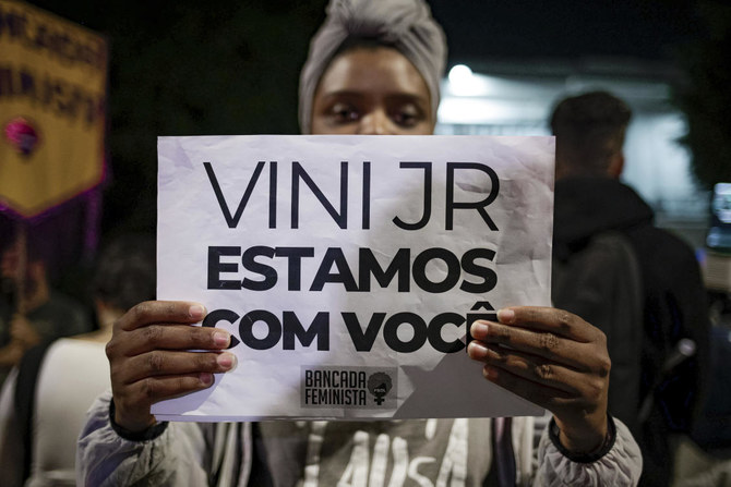 Four detained for alleged hate crime against Vinicius freed on bail