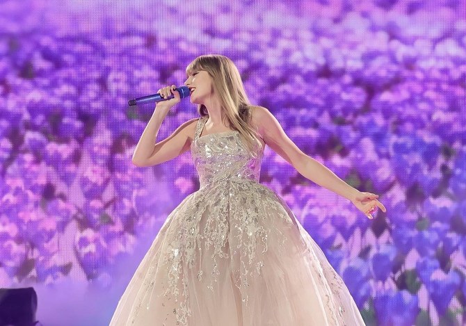 Taylor Swift debuts new Elie Saab gown on tour 