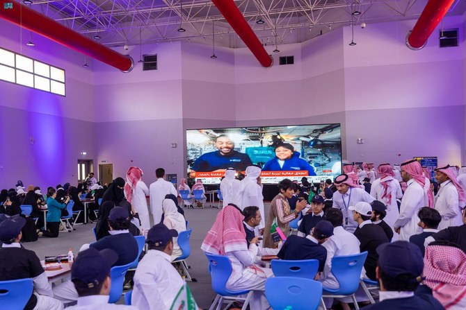 Saudi astronauts conduct ‘heat transmission’ experiment with students across the Kingdom