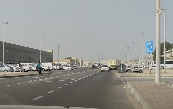 Abu Dhabi civil defense dealing with fire in Mussafah Industrial area: Police