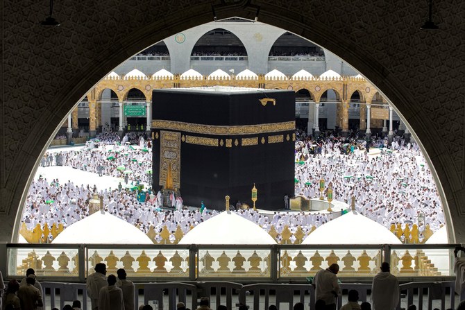 Saudi King Salman offers to host 1,000 Palestinian pilgrims