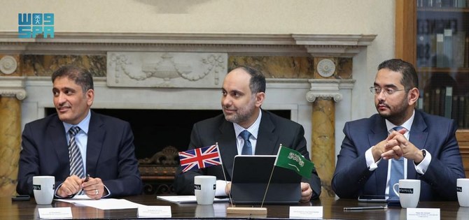 Saudi health minister, British CEOs discuss investment ties