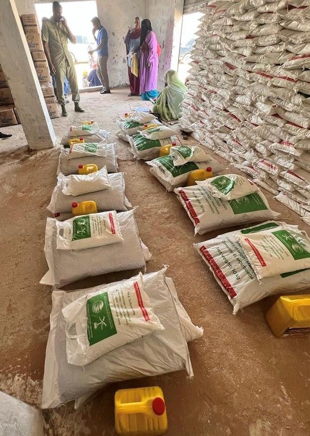 KSrelief distributes nearly 2,000 food parcels to families across Mauritania