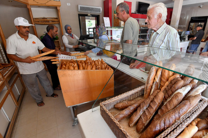 Tunisia arrests bakery union chief amid bread shortage