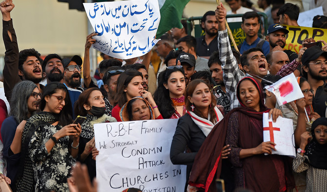 Pakistani Christians demand probe after enraged mob attacks churches, homes over blasphemy allegations