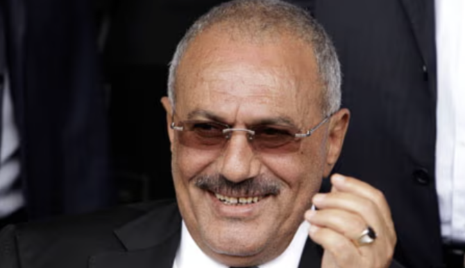 Houthis furious as former President Saleh’s allies support public salary demands