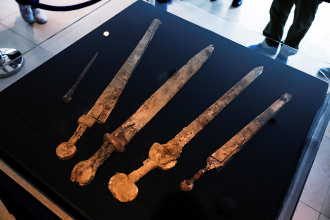 Roman-era swords, likely Jewish rebel booty, unearthed in Israel