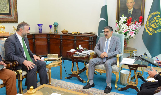 Pakistani PM meets senior World Bank official amid economic crisis