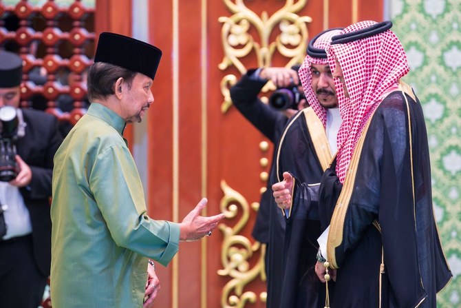 Saudi envoy presents credentials to Brunei sultan